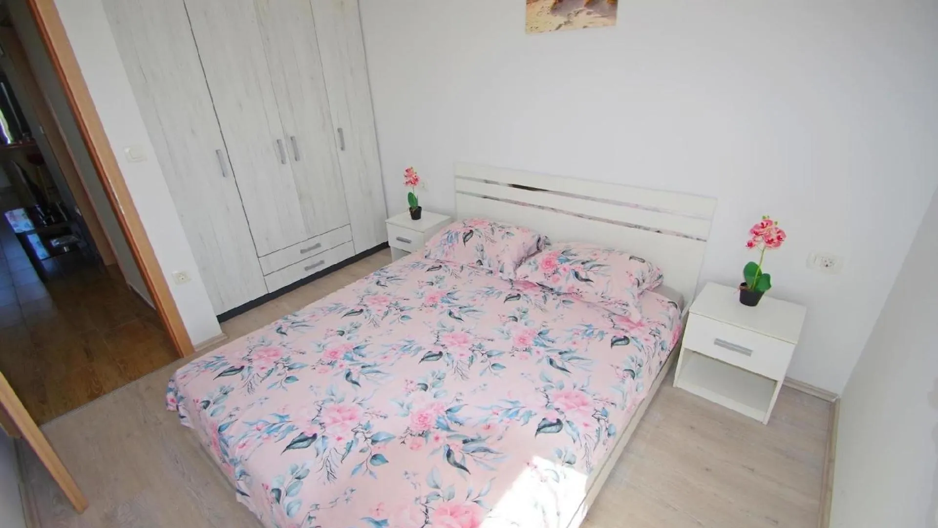 2 Schlafzimmer Ferienwohnung In Viilage Loborika Apartment