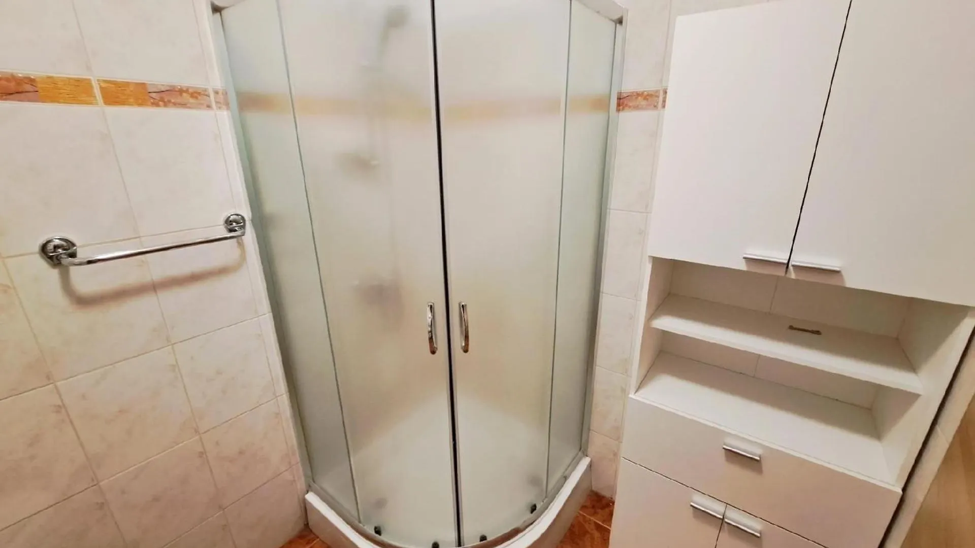 2 Schlafzimmer Ferienwohnung In Viilage Loborika Apartment