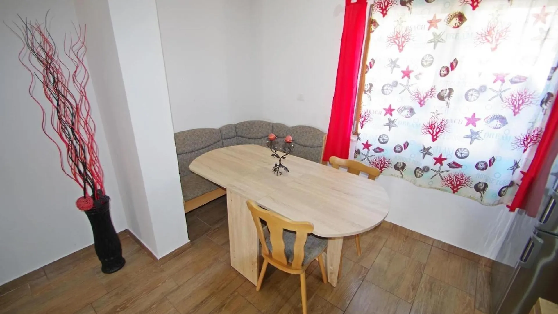Apartment 2 Schlafzimmer Ferienwohnung In Viilage Loborika
