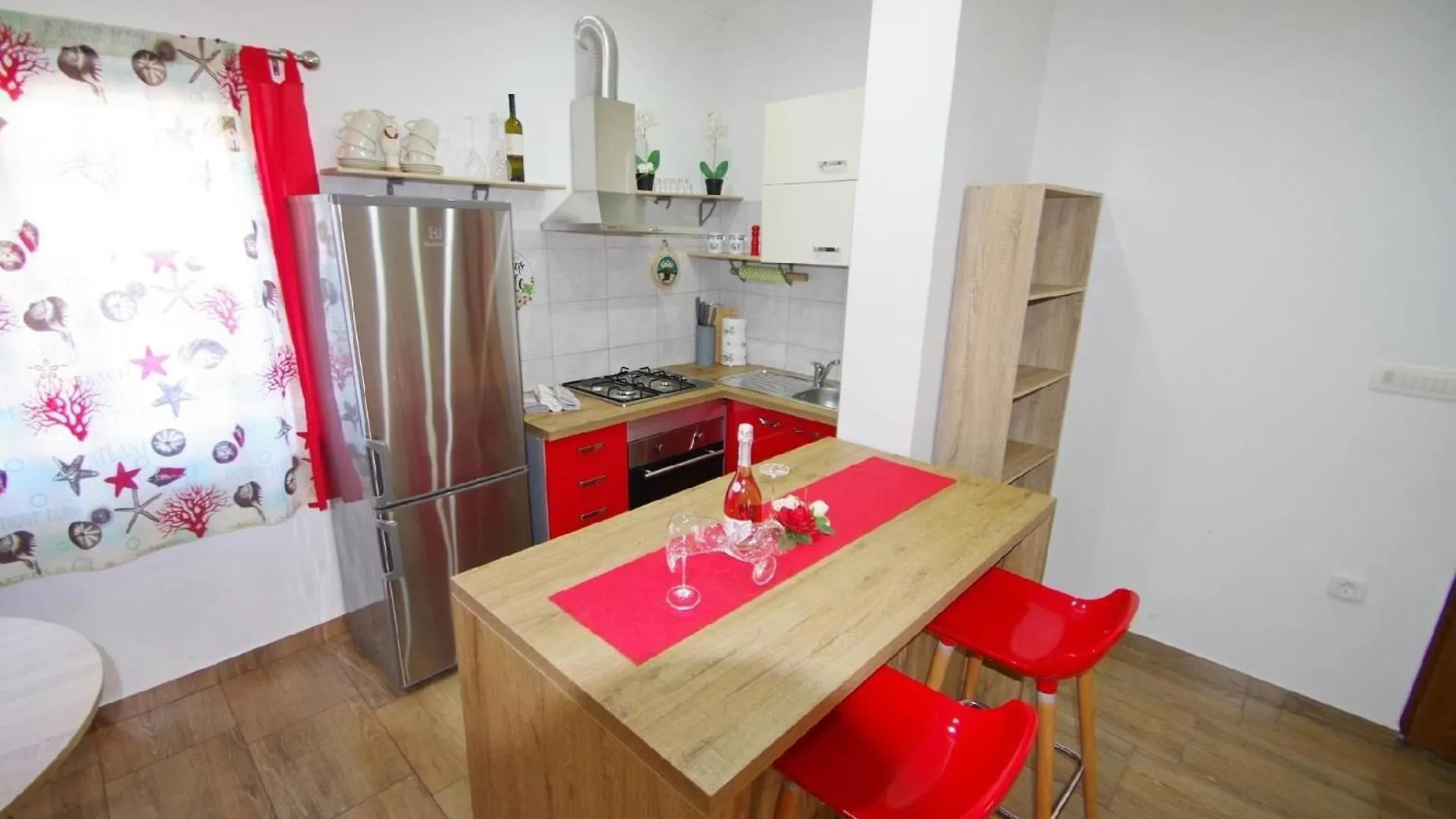 2 Schlafzimmer Ferienwohnung In Viilage Loborika