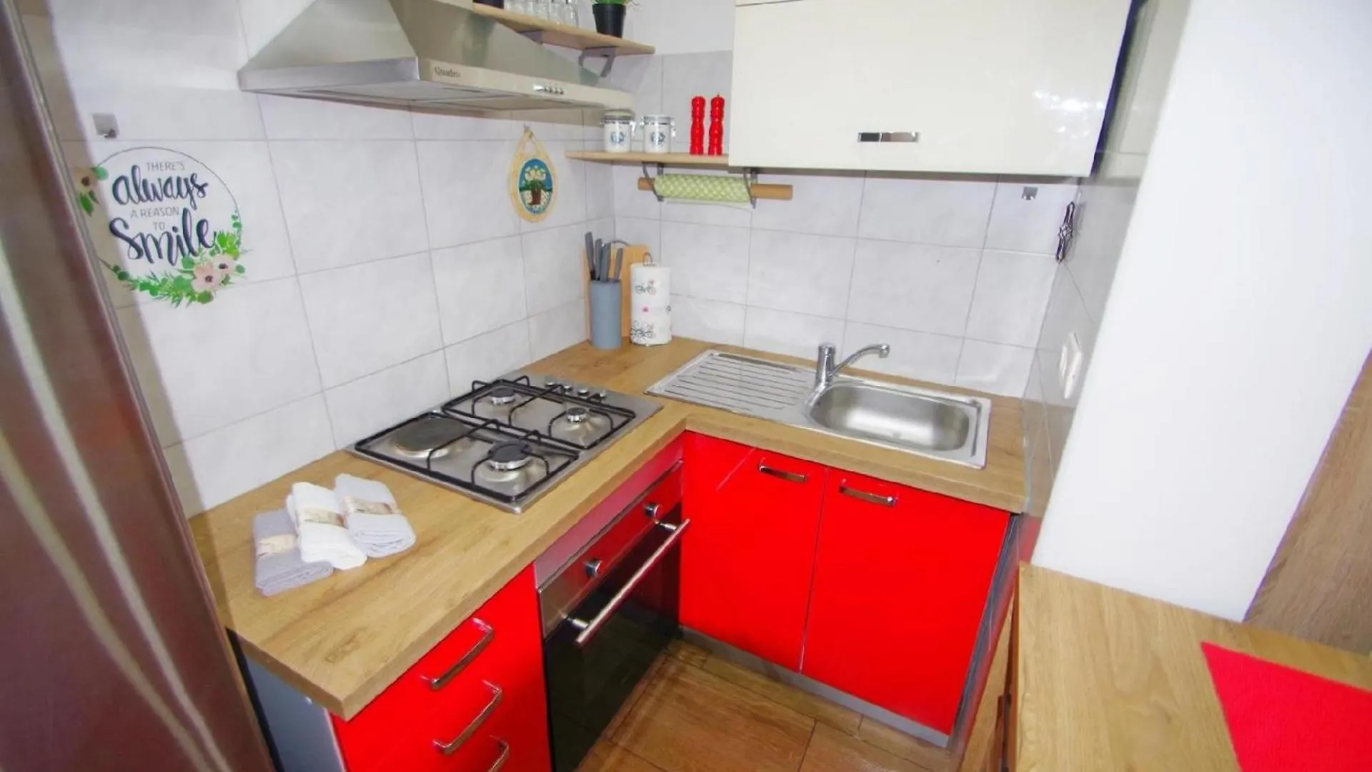 2 Schlafzimmer Ferienwohnung In Viilage Loborika 0*,