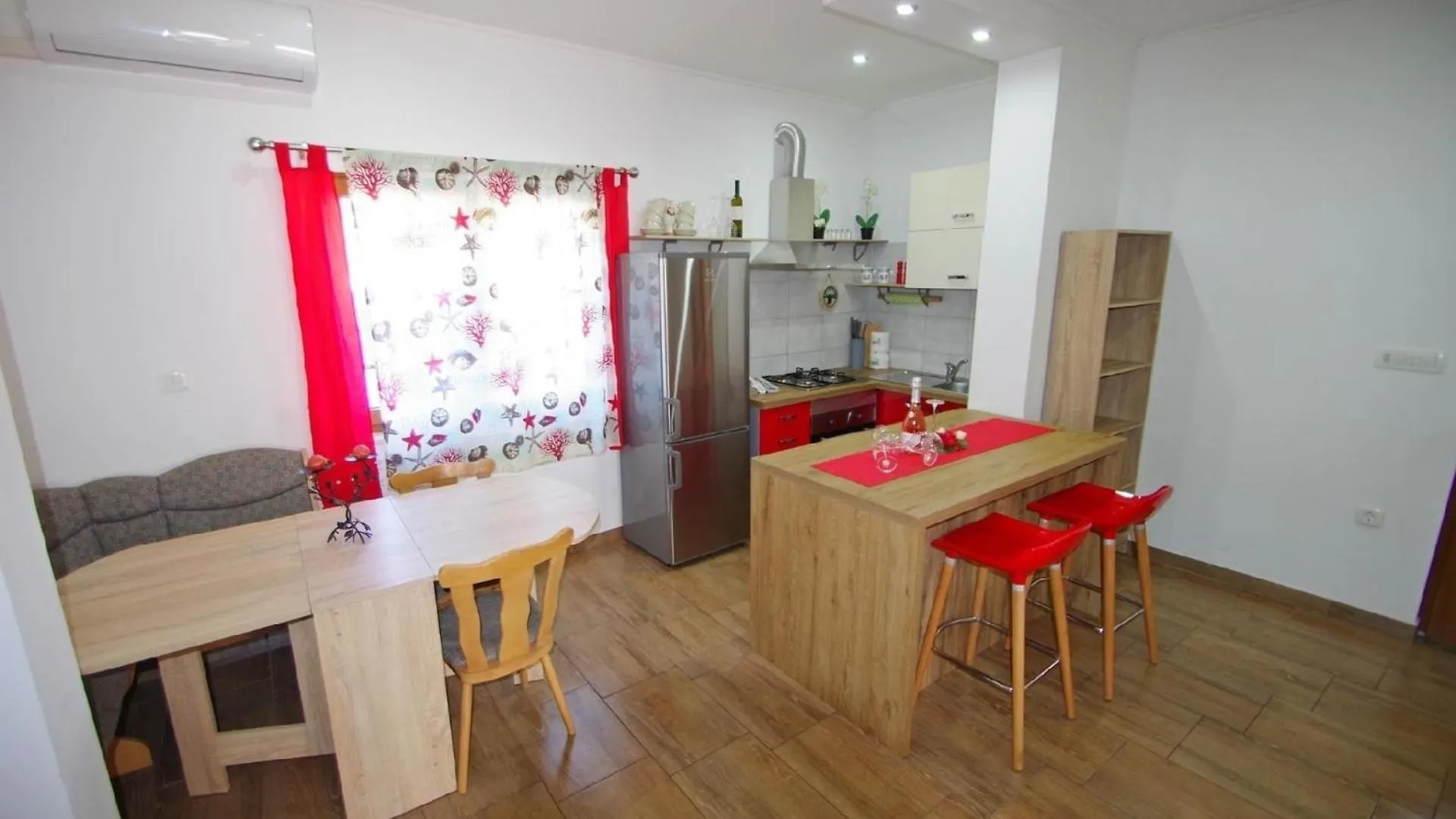 2 Schlafzimmer Ferienwohnung In Viilage Loborika
